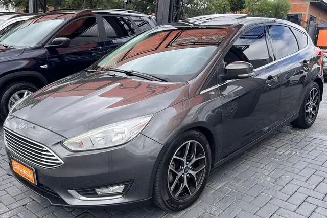 Carro Ford Focus Sedan 2017 Titanium 2.0 PowerShift