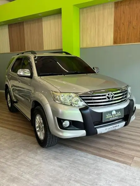 Carro Toyota Hilux SW4 2012 SR 2.7 4X2