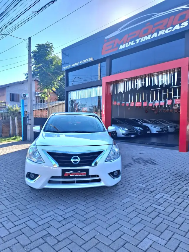 Carro Nissan Versa 2016 1.6 16V SV (Flex)