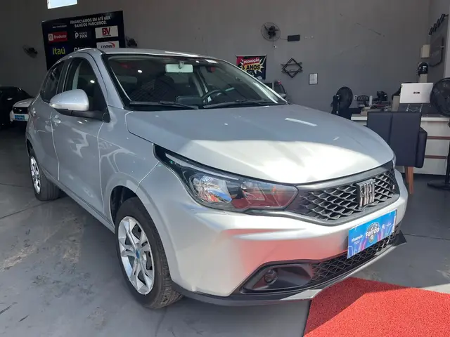 Carro Fiat Argo 2025 Drive 1.0