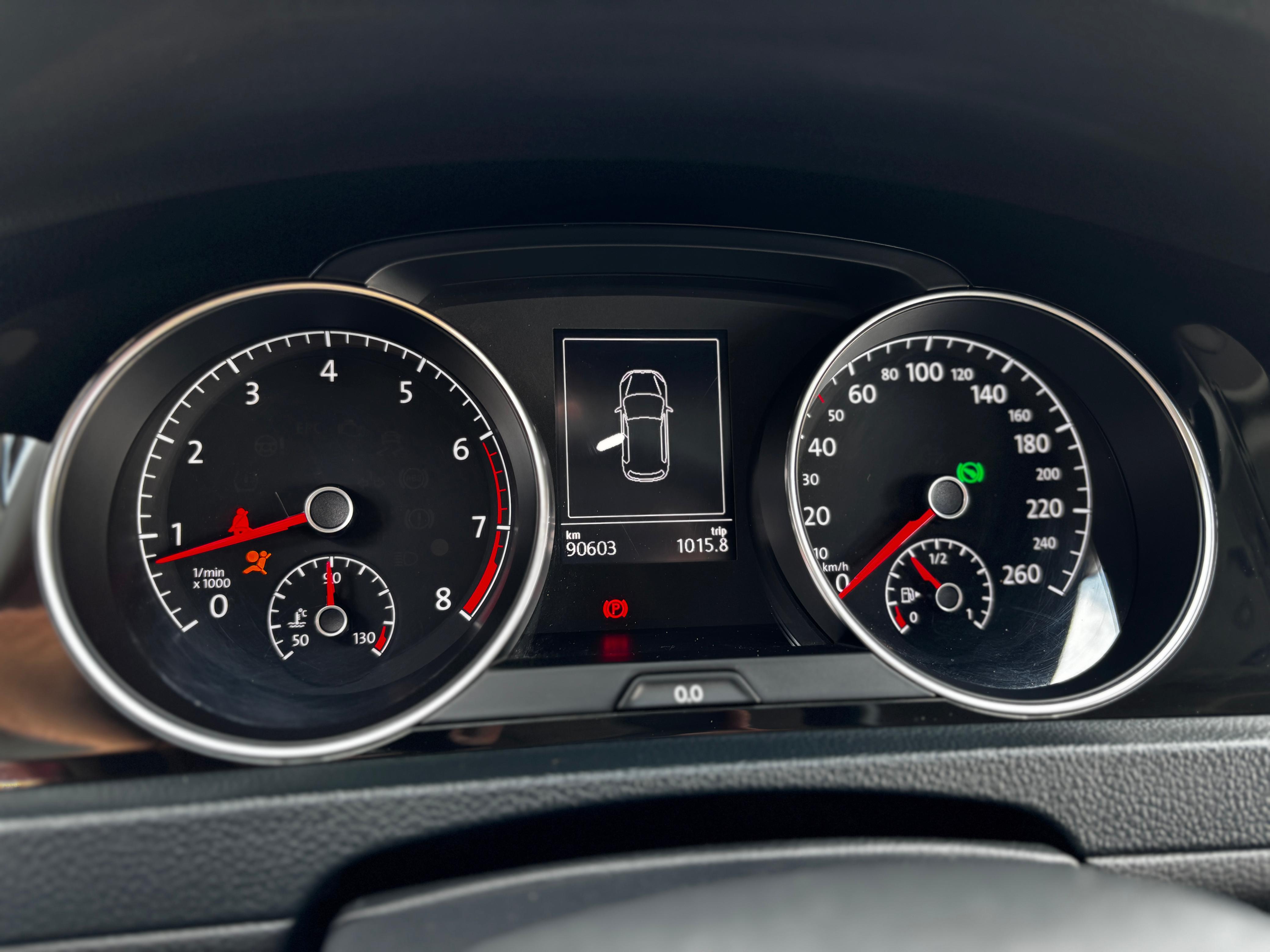 VW - Volkswagen-Golf-1.4 TSi Highline (Aut)