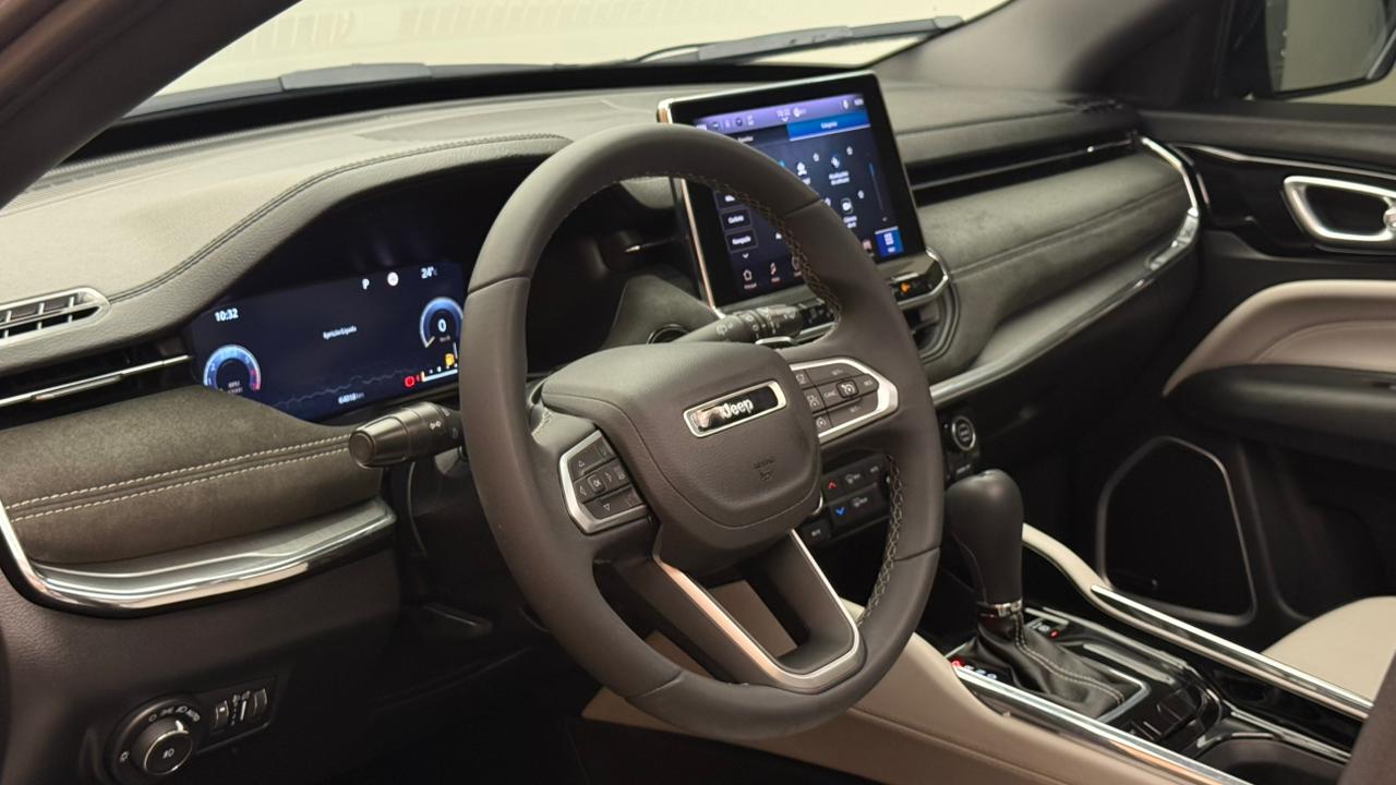 Jeep-Commander-Overland T270 Flex (Aut)