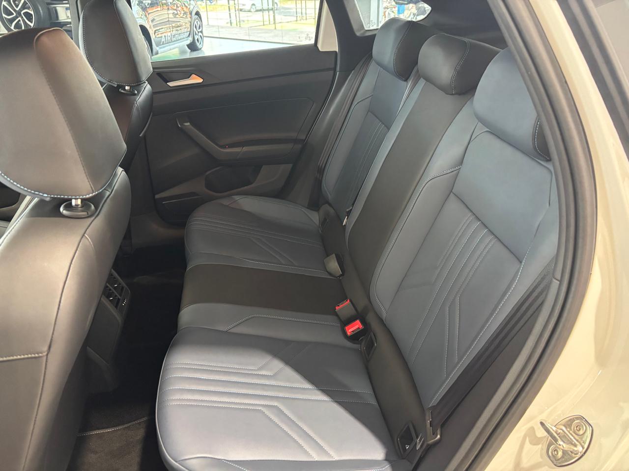 VW - Volkswagen-Nivus-Highline 200 TSI