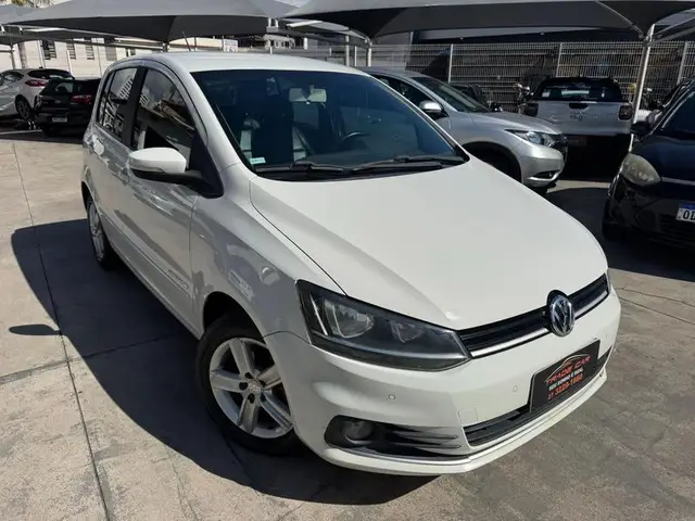 Carro Volkswagen Fox 2016 1.6 MSI Comfortline I-Motion (Flex)