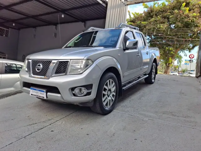 Carro Nissan Frontier 2013 SL 2.5 TD CD 4x4 (aut)