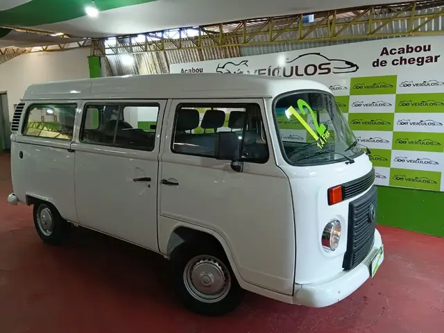 Carro Volkswagen Kombi 2012 Lotação 1.4 (Flex)