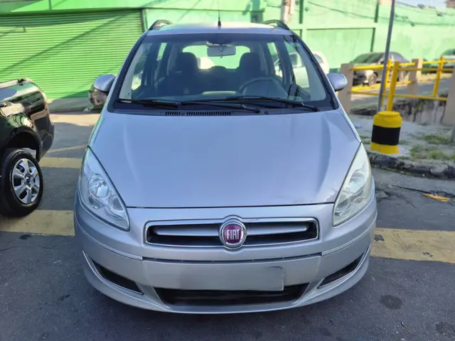Carro Fiat Idea 2015 Attractive 1.4 8V (Flex)
