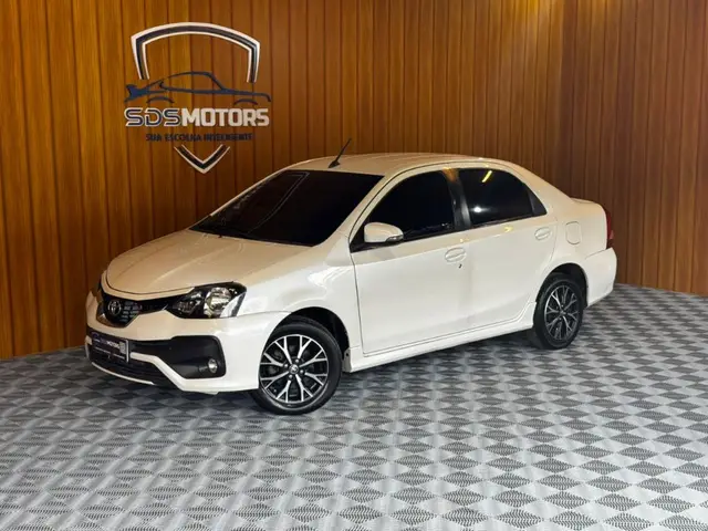 Carro Toyota Etios 2018 Platinum 1.5 (Aut) (Flex)