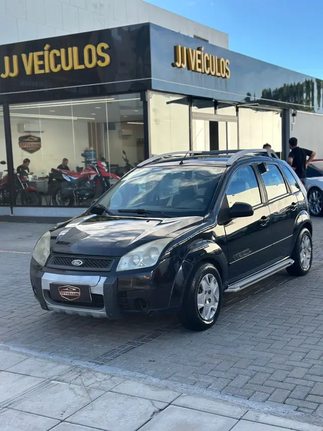 Carro Ford Fiesta Hatch 2010 Trail 1.6 (Flex)