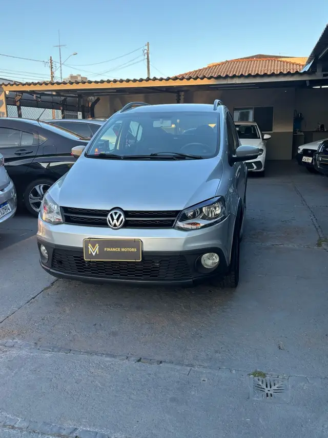 Carro Volkswagen CrossFox 2012 1.6 VHT (Flex)