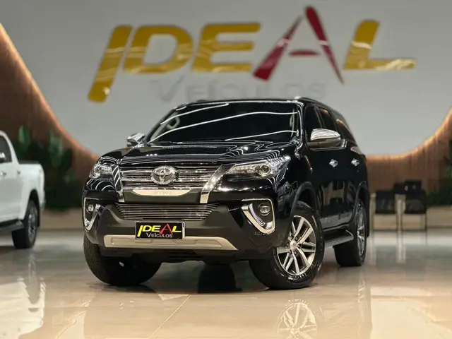 Carro Toyota SW4 2018 2.8 TDI SRX 5L 4x4 (Aut)