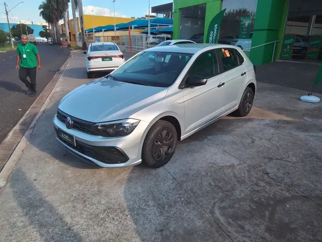 Carro Volkswagen Polo 2025 Track 1.0 Flex 12V 5p