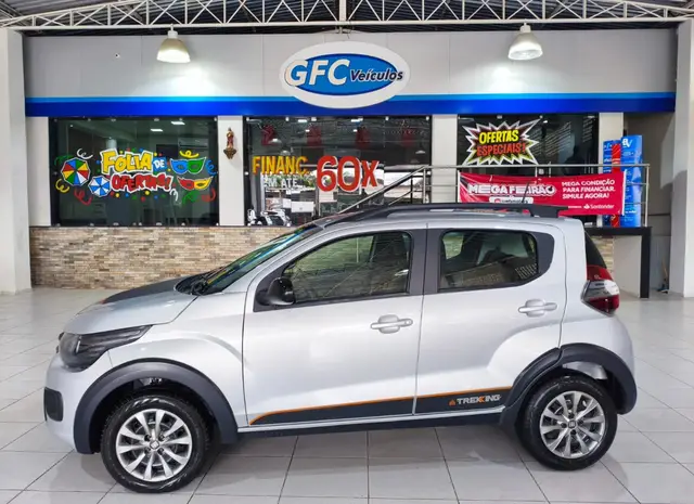 Carro Fiat Mobi 2024 Trekking 1.0