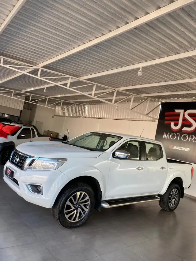 Carro Nissan Frontier 2022 XE CD 4x4 2.3 Bi-TB Diesel Aut.