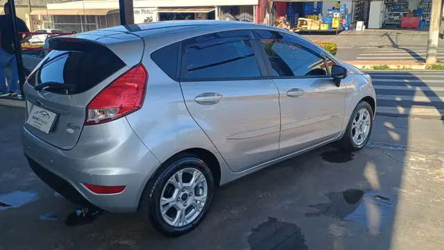 Carro Ford New Fiesta Hatch 2015 New Fiesta S 1.5 16V