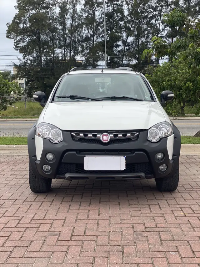 Carro Fiat Weekend 2019 Adventure Locker 1.8 8V (Flex)