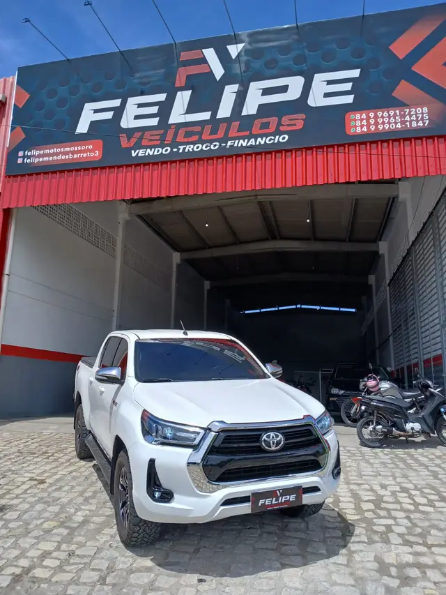 Carro Toyota Hilux Cabine Dupla 2017 Hilux 2.8 TDI SRV CD 4x4 (Aut)