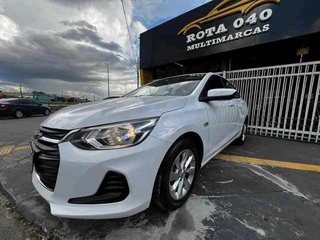 Carro Chevrolet Onix Plus 2023 LT 1.0
