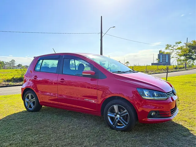 Carro Volkswagen Fox 2015 Comfortline 1.0 TEC (Flex)