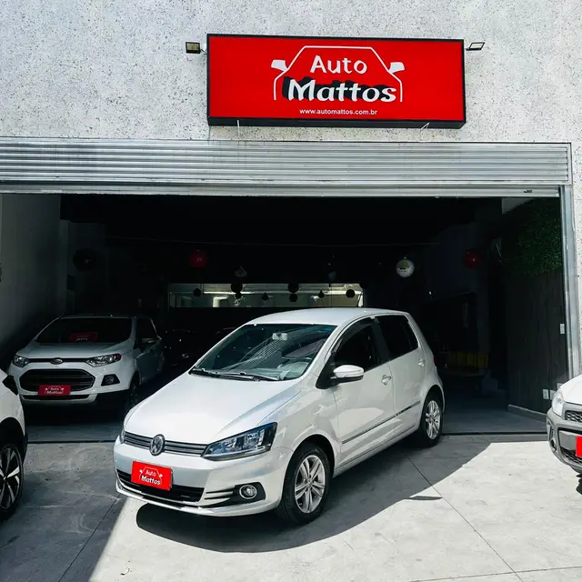Carro Volkswagen Fox 2015 Trendline 1.0 TEC (Flex)
