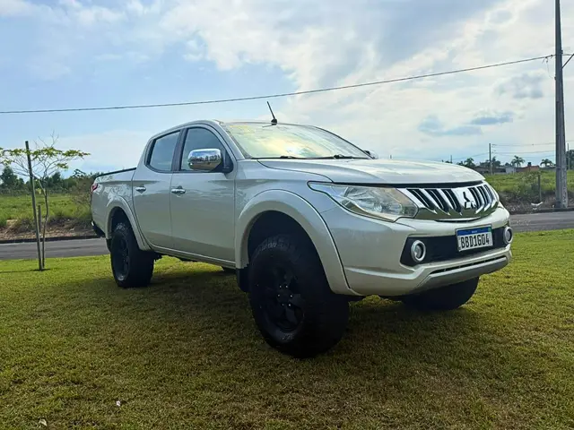 Carro Mitsubishi L200 Triton Sport 2017 Sport 2.4 DID-H HPE 4WD (Aut)