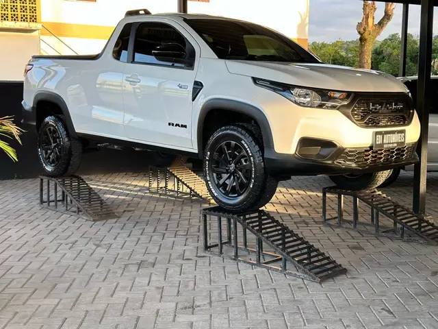 Carro Fiat Strada 2024 Endurance 1.3 Flex 8V CS