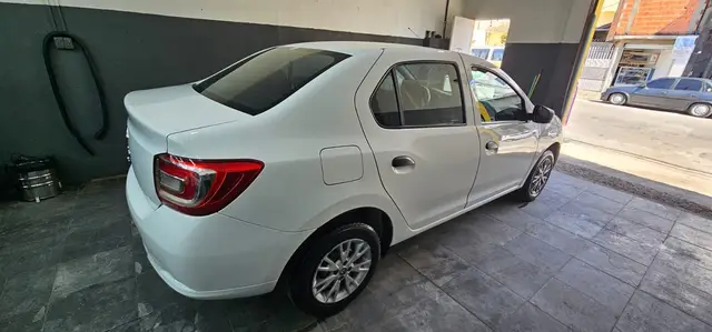 Carro Renault Logan 2024 Life 1.0