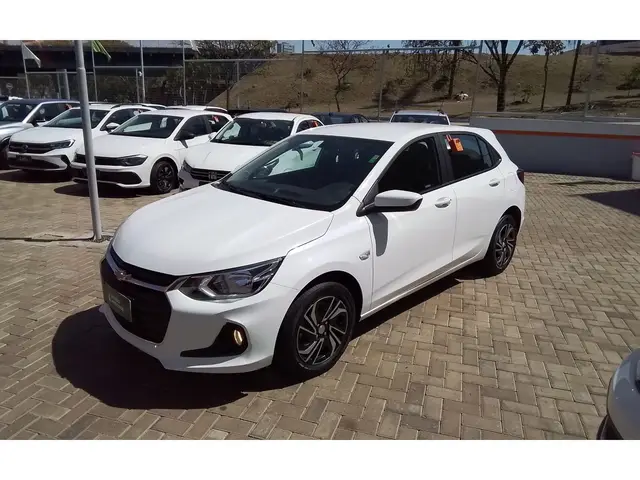 Carro Chevrolet Onix 2024 LT 1.0