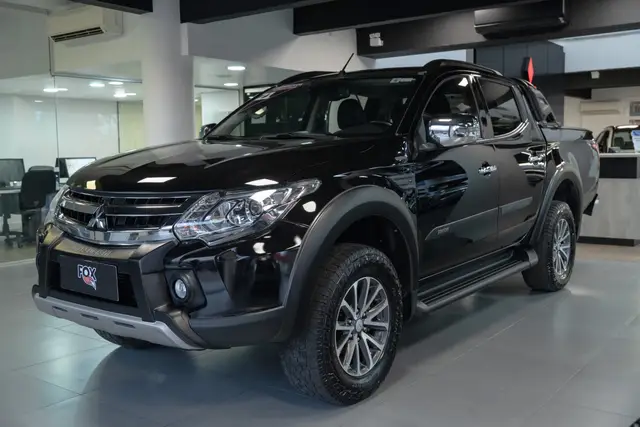 Carro Mitsubishi L200 Triton Outdoor 2021 HPE-S 2-4 CD 4X4 Die. Aut