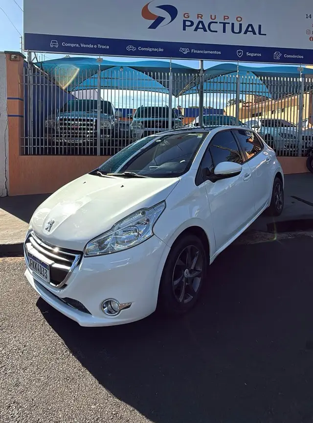 Carro Peugeot 208 2014 Allure 1.5 8V (Flex)
