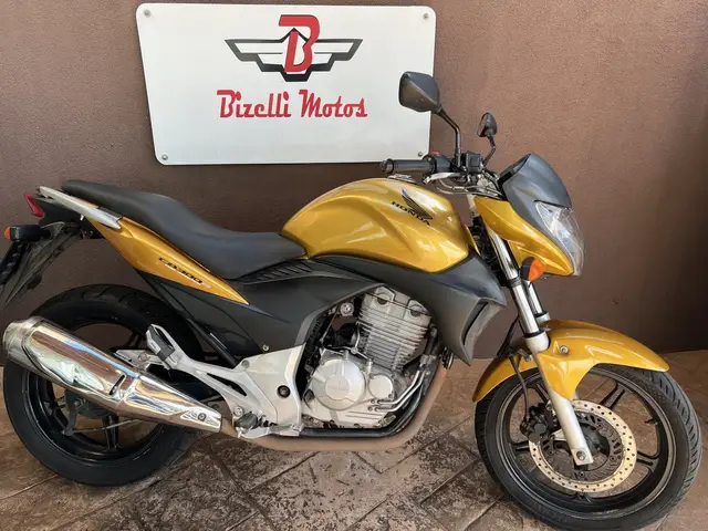 Moto Honda CB 300R 2011 Standard