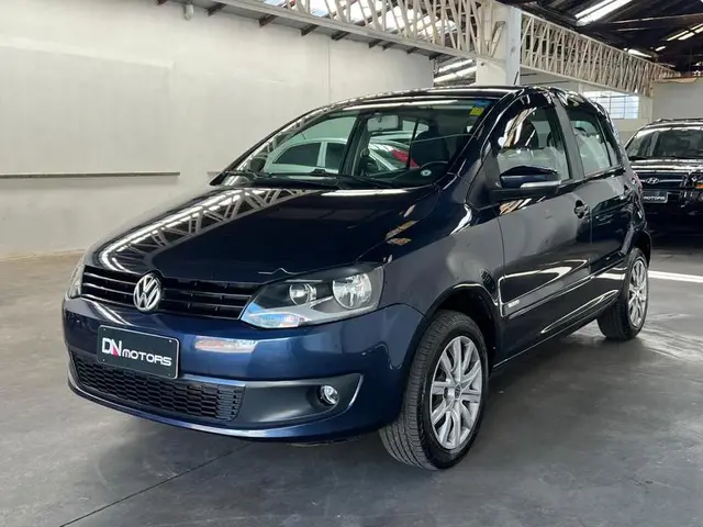 Carro Volkswagen Fox 2013 1.0 VHT (Flex) 4p