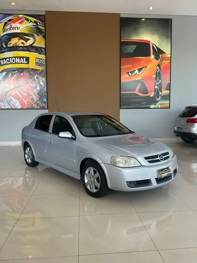 Carro Chevrolet Astra Hatch 2005 2.0 (Flex)