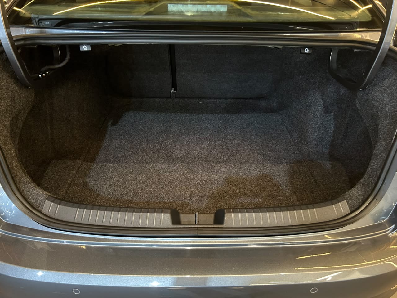 VW - Volkswagen-Jetta-1.4 250 TSI R-Line