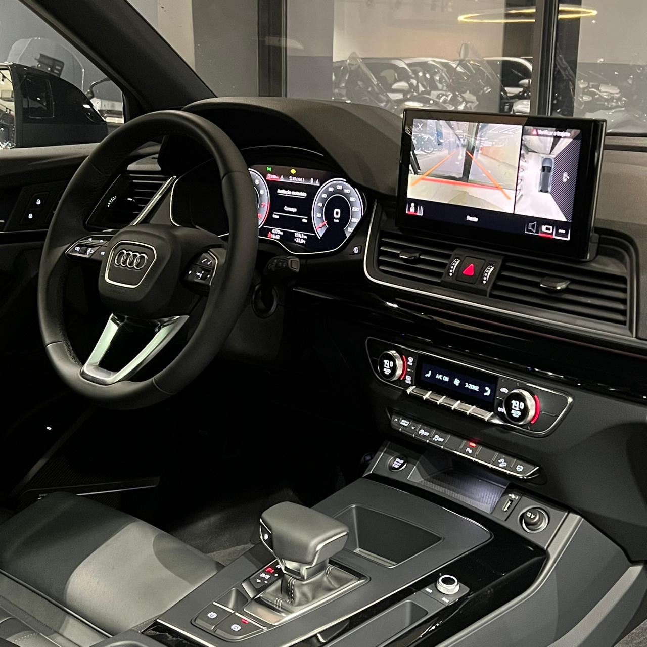 Audi-Q5-S-Line Black 2.0 TFSI Quat. S-Tronic