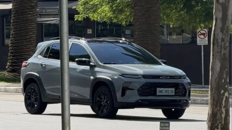 Novo Chevrolet Sonic terá truque de Citroën C3 nos faróis; entenda