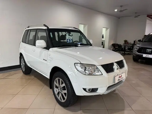 Carro Mitsubishi Pajero TR4 2013 2.0 16V 4X4 (Flex) (Aut)