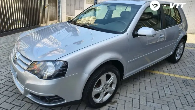 VW Golf 2008 com menos de 10 mil km rodados sai mais barato que Kwid 0 km