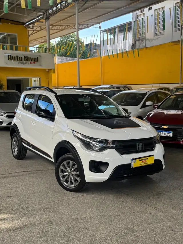 Carro Fiat Mobi 2024 Trekking 1.0