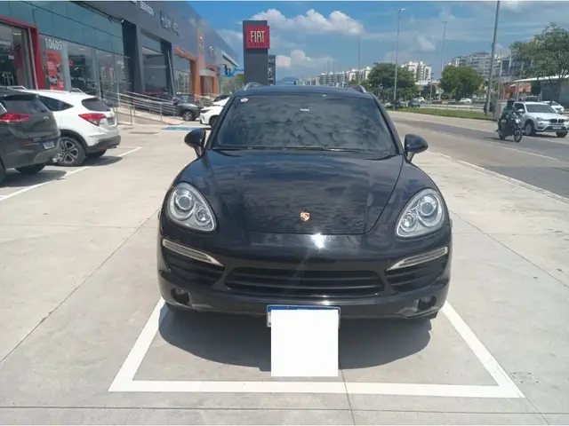 Carro Porsche Cayenne 2012 4.8 Turbo 4WD
