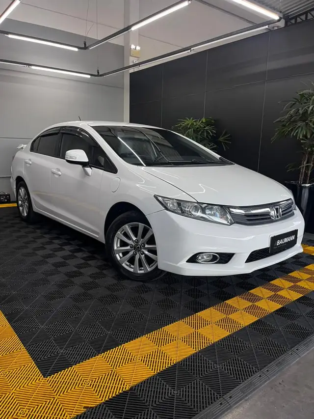 Carro Honda Civic 2013 New  LXS 1.8 16V i-VTEC (Flex)