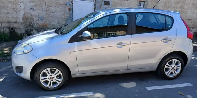 Carro Fiat Palio 2013 Attractive 1.4 8V (Flex)