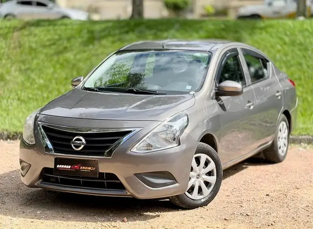 Carro Nissan Versa 2017 1.0 12V (Flex)