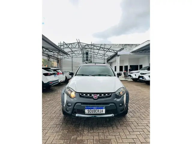 Carro Fiat Strada 2015 Adventure 1.8 16V (Flex) (Cabine Dupla)