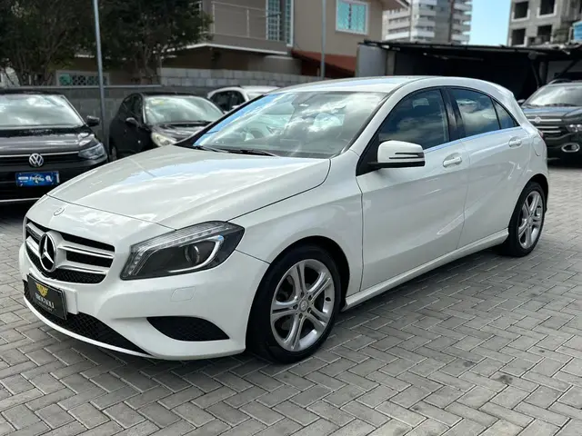 Carro Mercedes-Benz Classe A  2015 200 Style 1.6 DCT Turbo