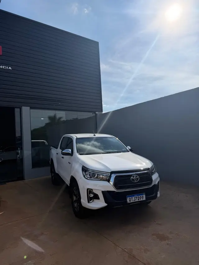 Carro Toyota Hilux Cabine Dupla 2020 Hilux 2.8 TDI SRX CD 4x4 (Aut)
