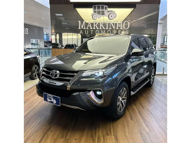 Carro Toyota SW4 2018 2.8 TDI SRX 7L 4x4 (Aut)