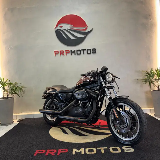 Moto Harley-Davidson Sportster XL 883 2010 Roadster