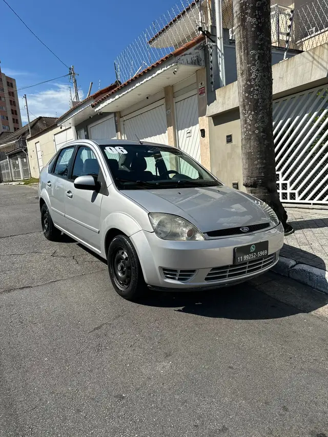 Carro Ford Fiesta Sedan 2006 1.6 (Flex)