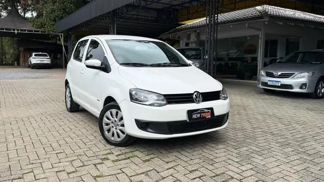 Carro Volkswagen Fox 2011 1.0 8V (Flex) 4p